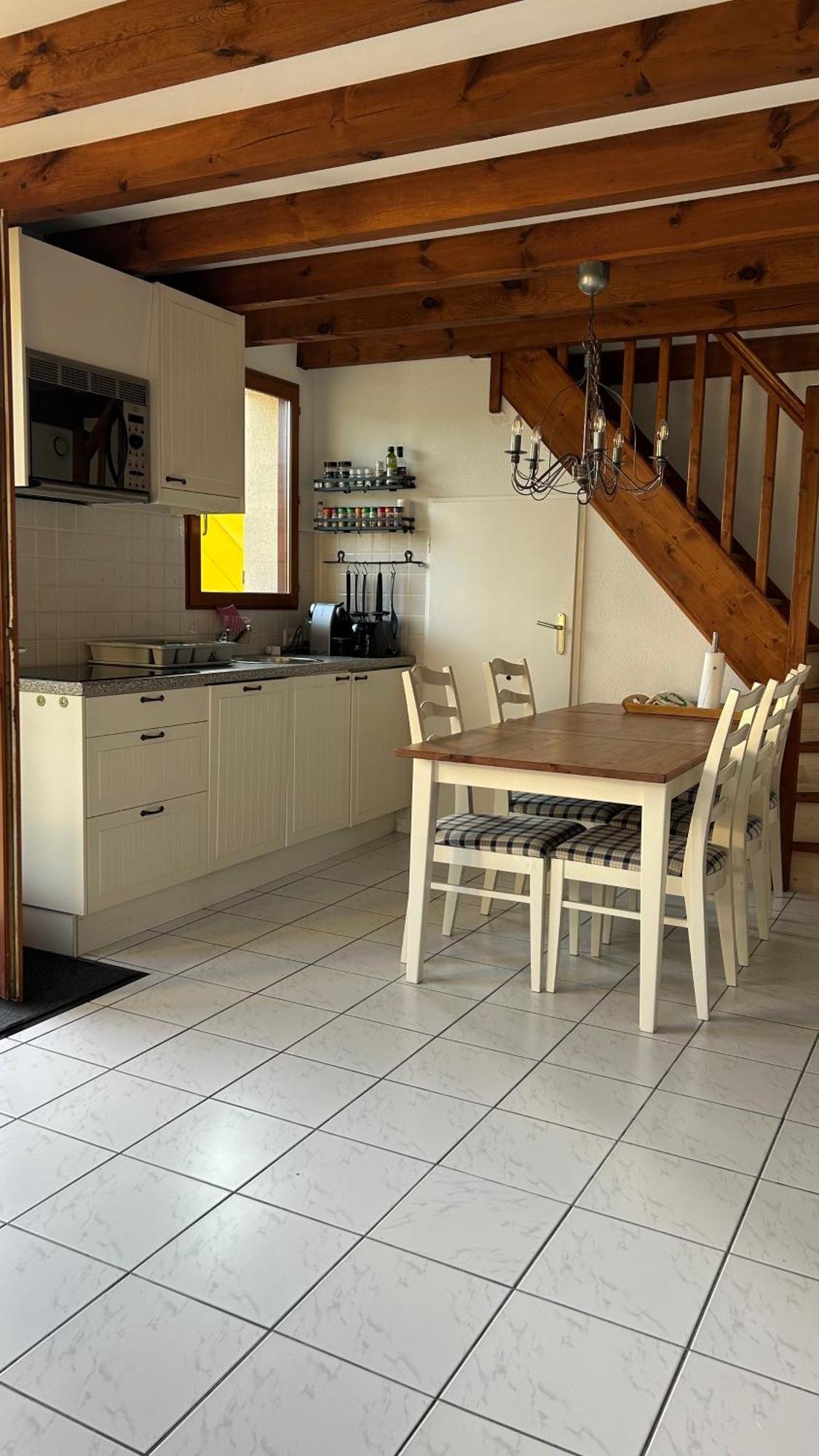 Jolie Maison De Vacances Avec Terrasse Et Jardin 波讷地区圣朱利安 外观 照片