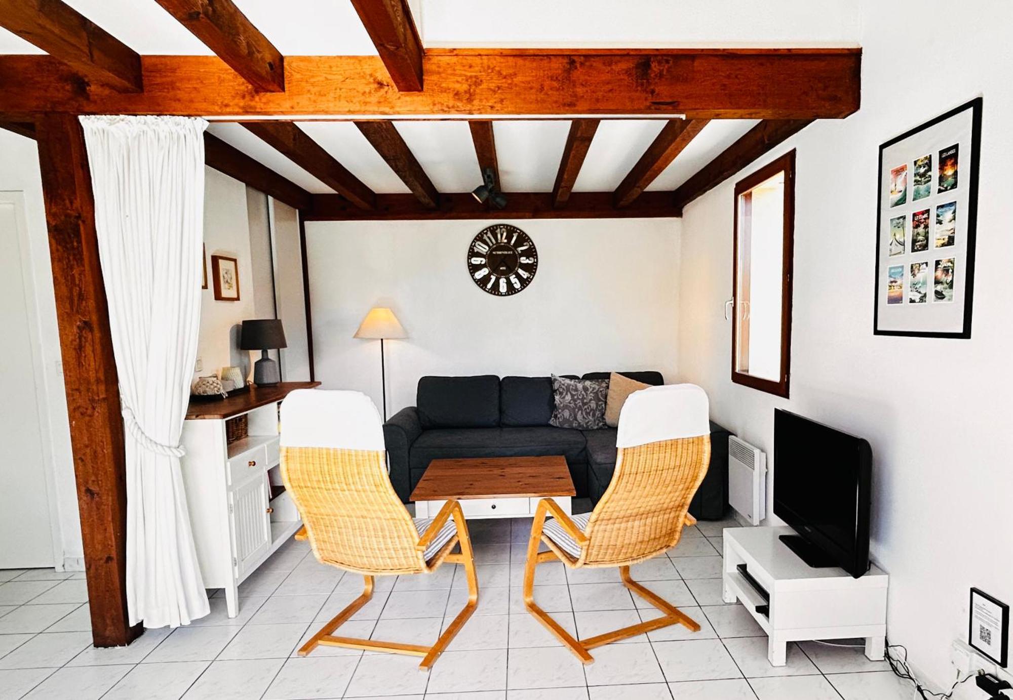 Jolie Maison De Vacances Avec Terrasse Et Jardin 波讷地区圣朱利安 外观 照片